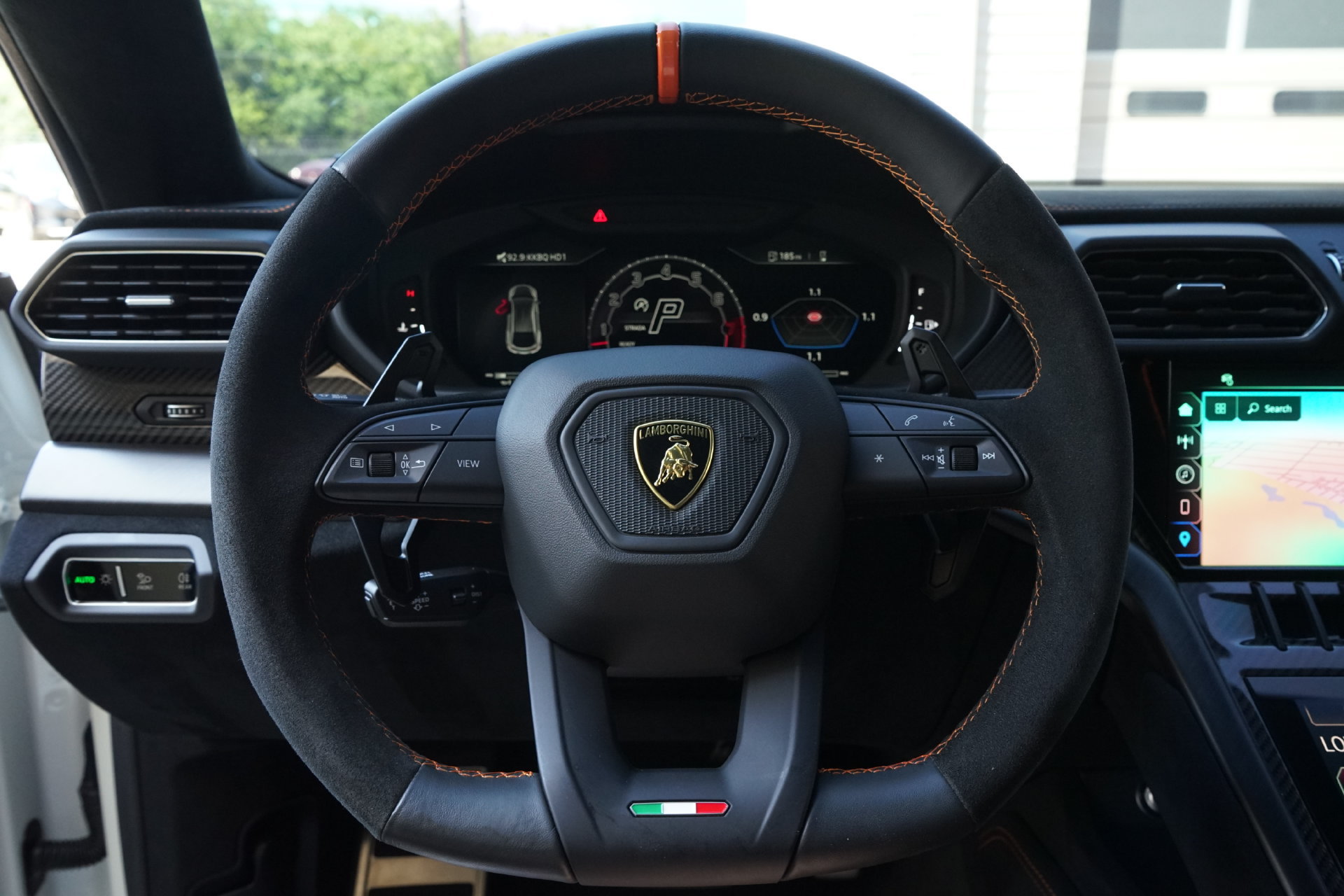 Used 2024 Lamborghini Urus Performante AWD/4WD image 21