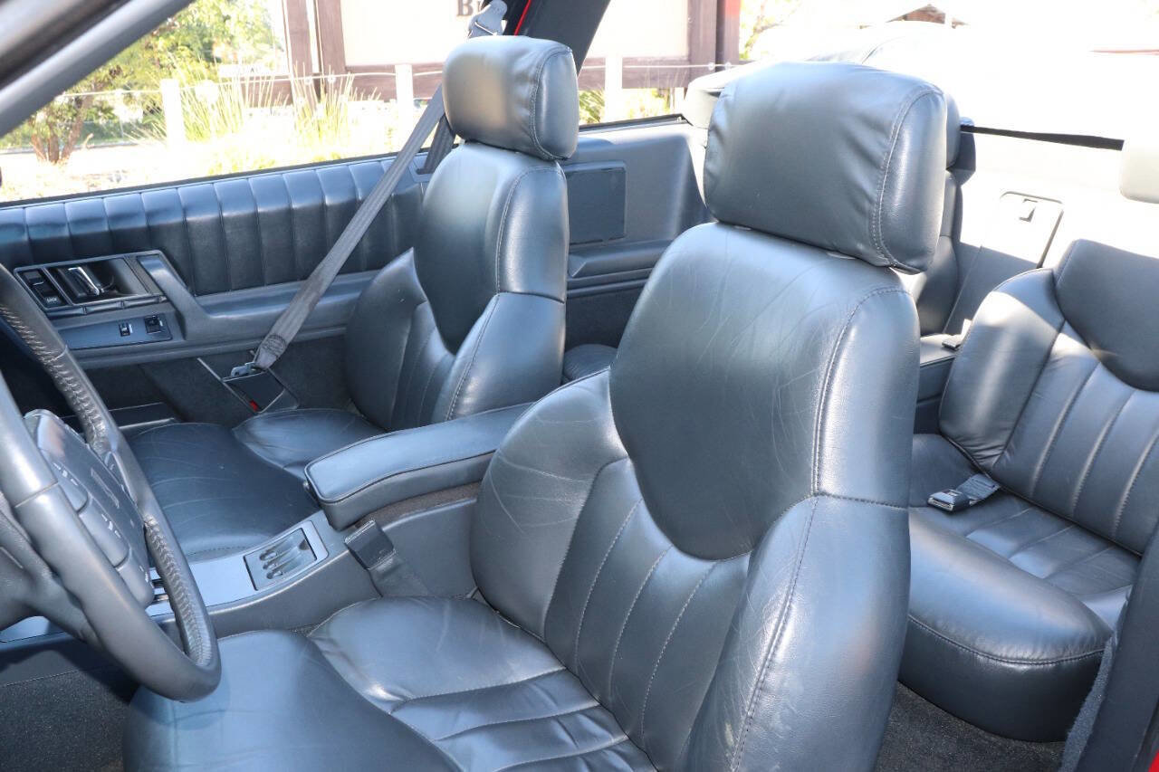 Used 1993 Oldsmobile Cutlass Supreme Convertible image 37