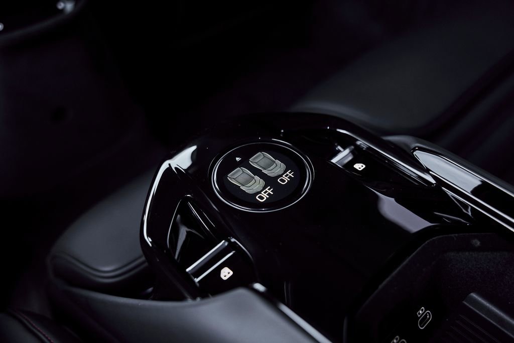 Used 2025 Ferrari Purosangue AWD/4WD image 65