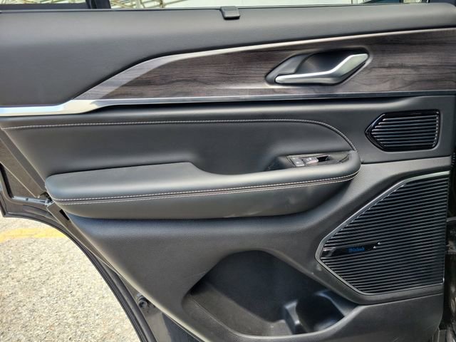 Used 2023 Jeep Grand Cherokee Overland w/ Advanced Protech Group III image 14