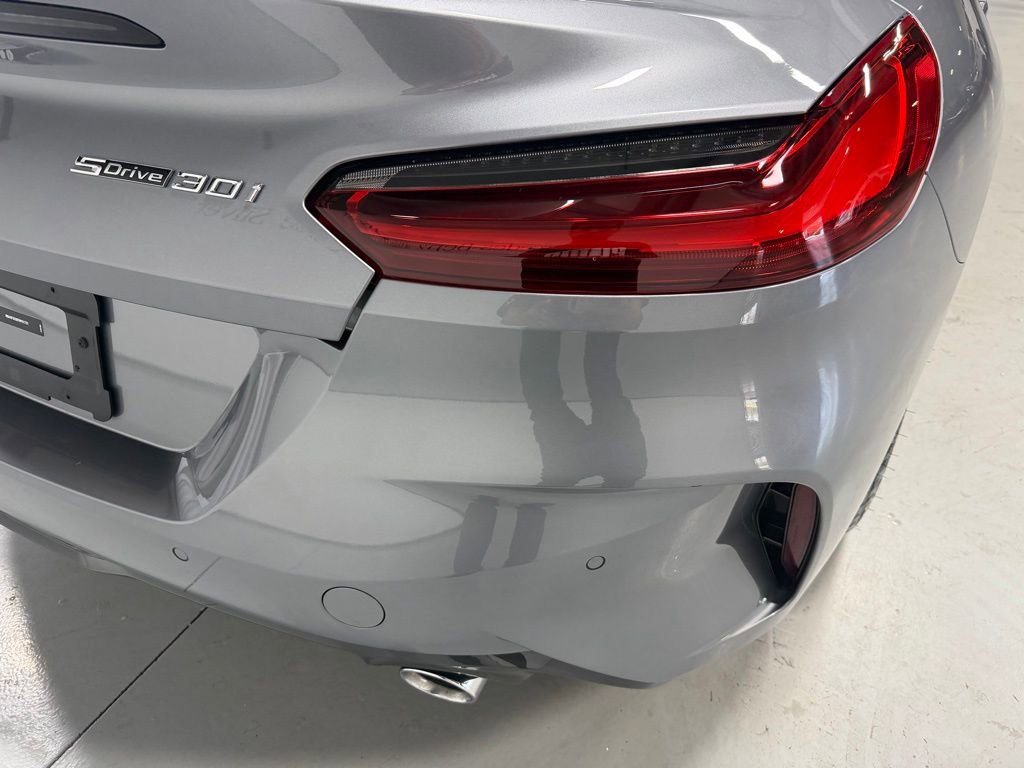 Used 2026 BMW Z4 sDrive30i w/ Convenience Package image 16