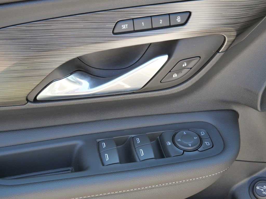 Used 2023 GMC Terrain SLT w/ Tech Package image 35