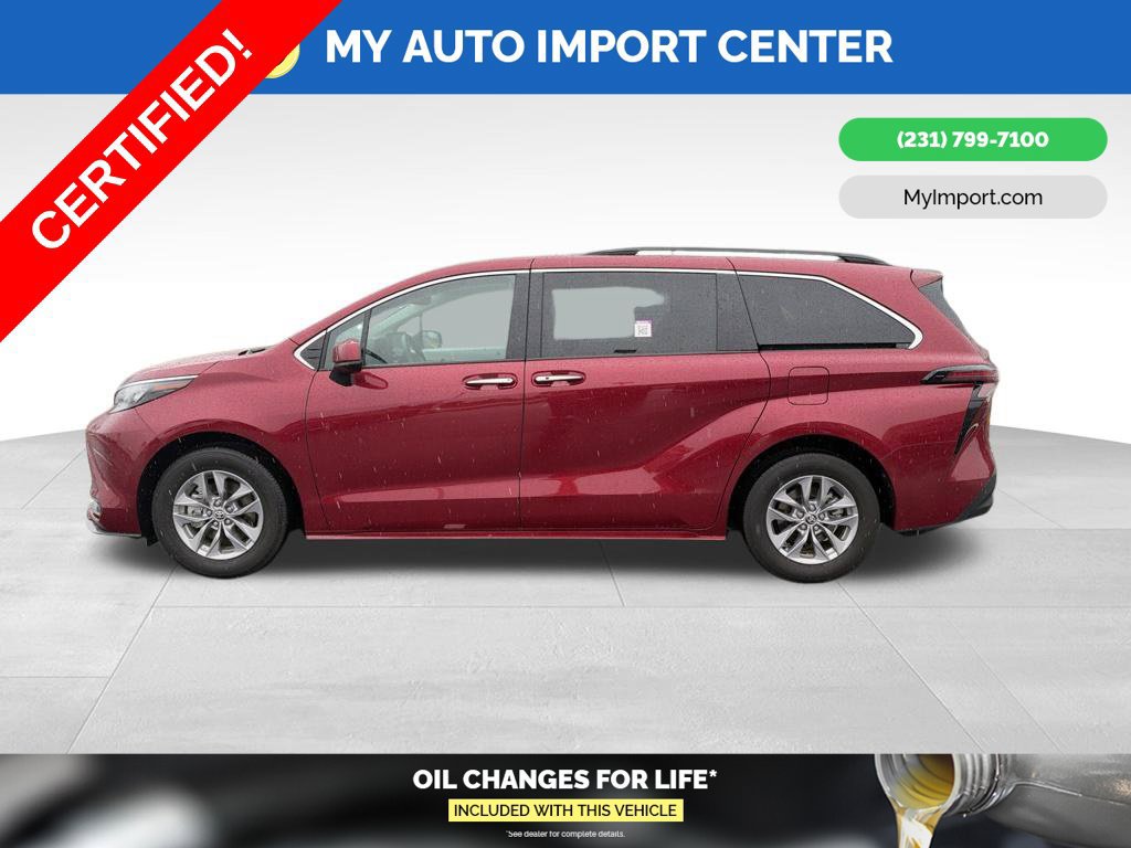 Certified 2026 Toyota Sienna XLE FWD image 4