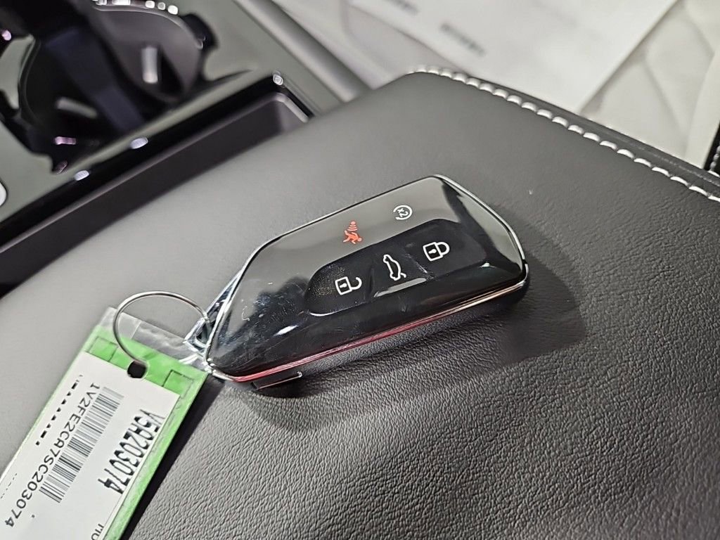 New 2025 Volkswagen Atlas Cross Sport SEL Premium R-Line image 29