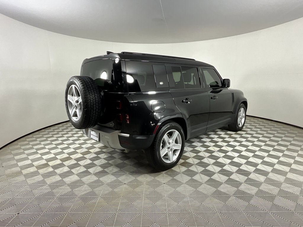 Used 2021 Land Rover Defender 110 SE image 4