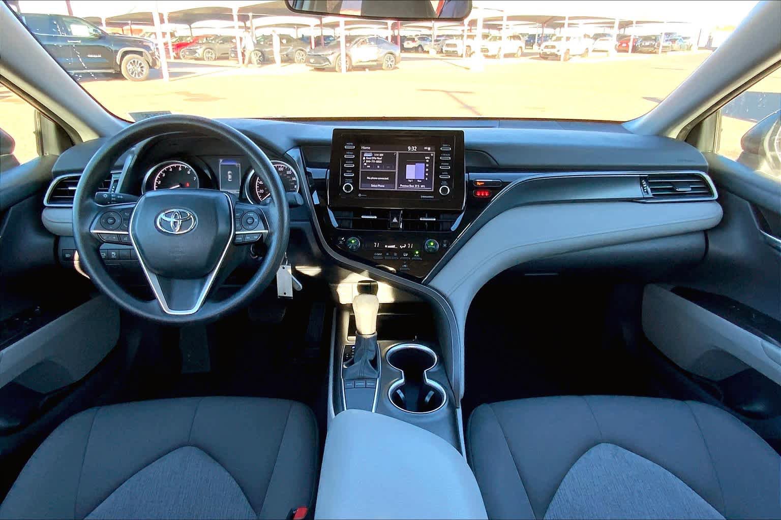Used 2022 Toyota Camry LE FWD image 16