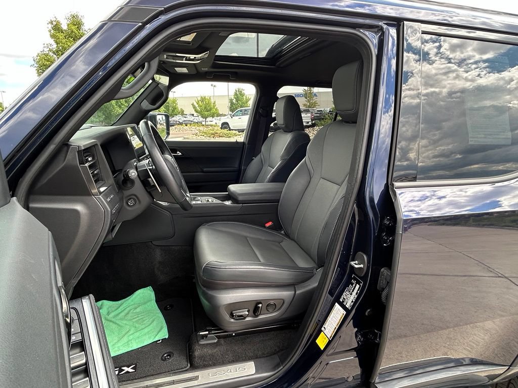 Used 2024 Lexus GX 550 AWD/4WD image 12