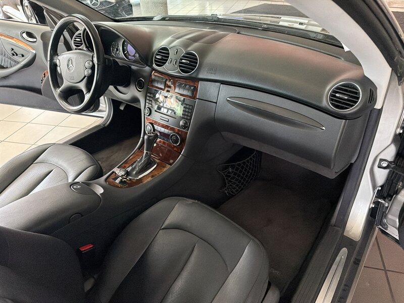 Used 2005 Mercedes-Benz CLK 500 Cabriolet image 21