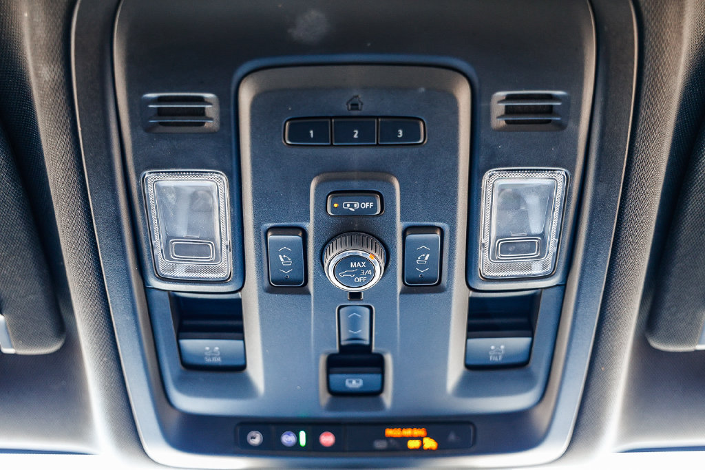 Used 2024 Chevrolet Tahoe Premier AWD/4WD image 34