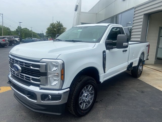 New 2025 Ford F350 4x4 Regular Cab Super Duty image 2
