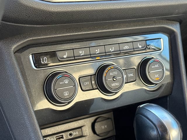 Used 2020 Volkswagen Tiguan SE w/ Panoramic Sunroof Package AWD/4WD image 22
