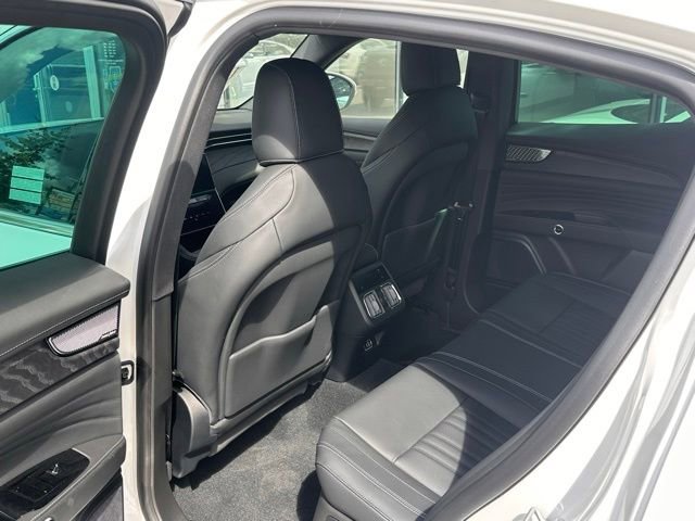 Used 2025 Maserati Grecale GT image 7