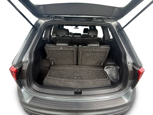 Used 2023 Volkswagen Tiguan SE R-Line FWD image 25