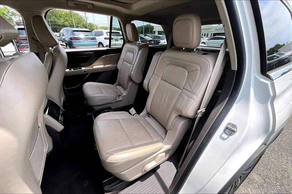 Used 2023 Lincoln Aviator Reserve w/ Equipment Group 201A AWD/4WD image 18