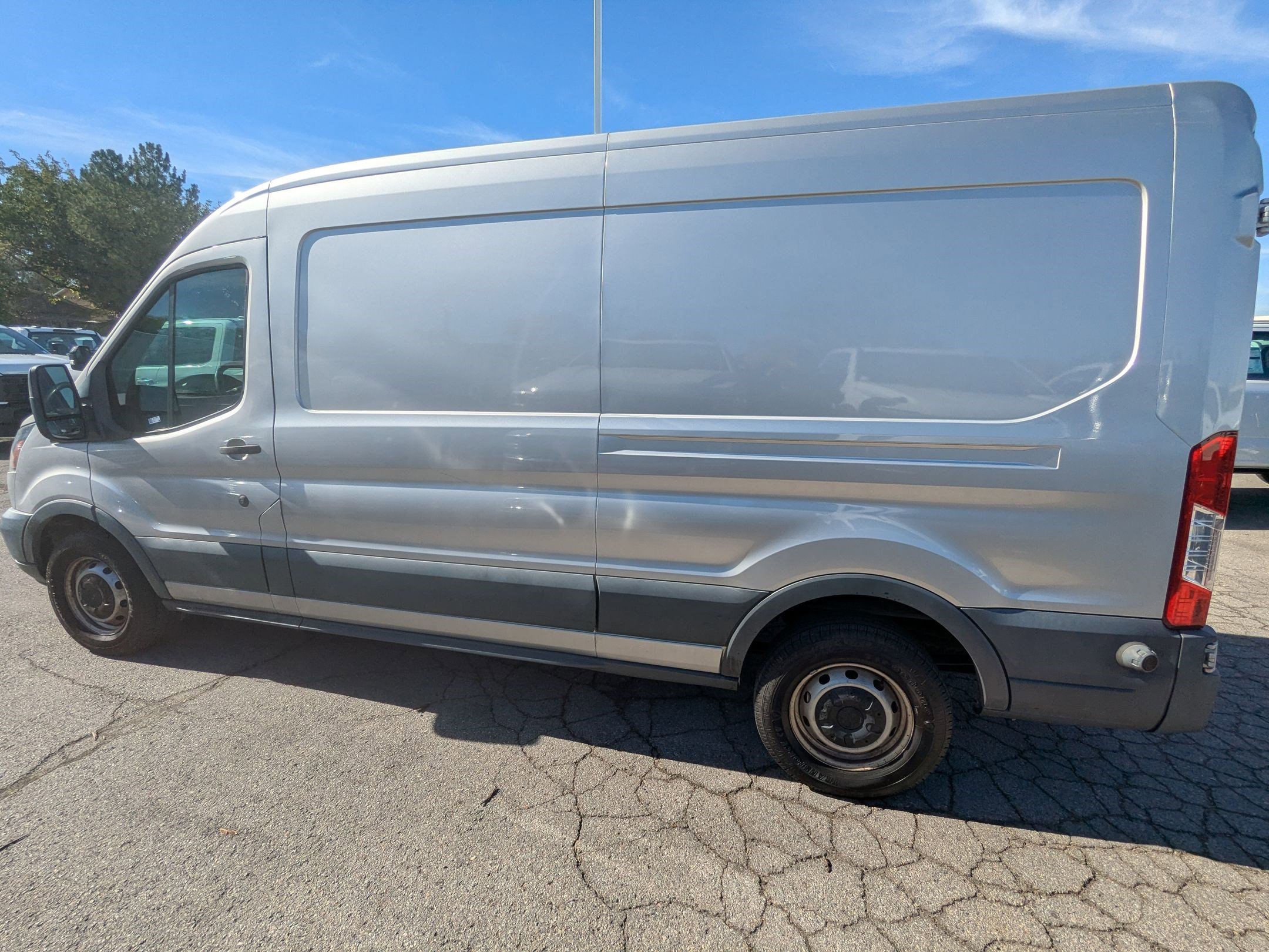 Used 2018 Ford Transit 150 148 Medium Roof image 9