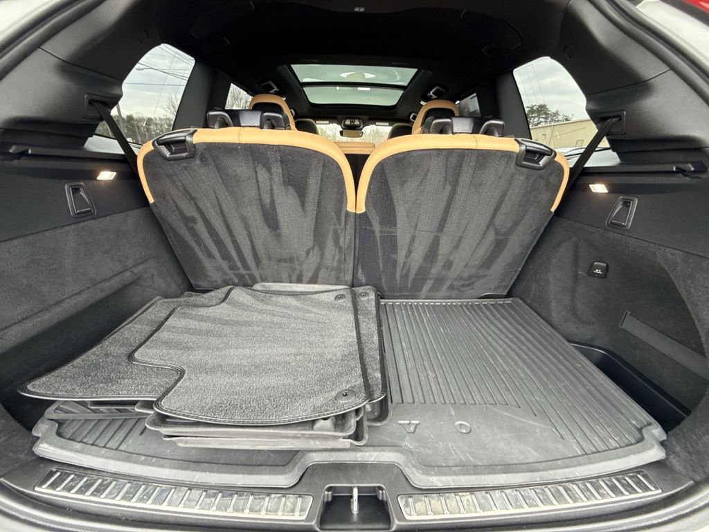 Used 2024 Volvo XC90 B6 Ultimate w/ Protection Package image 27