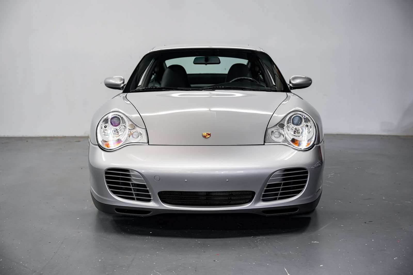 Used 2004 Porsche 911 Carrera RWD image 5