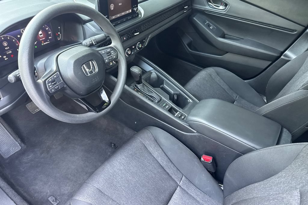 Certified 2025 Honda Accord SE image 3