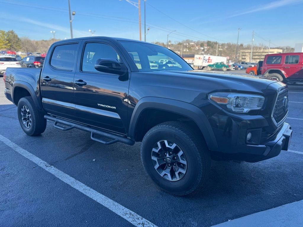 Used 2019 Toyota Tacoma TRD Off-Road image 1