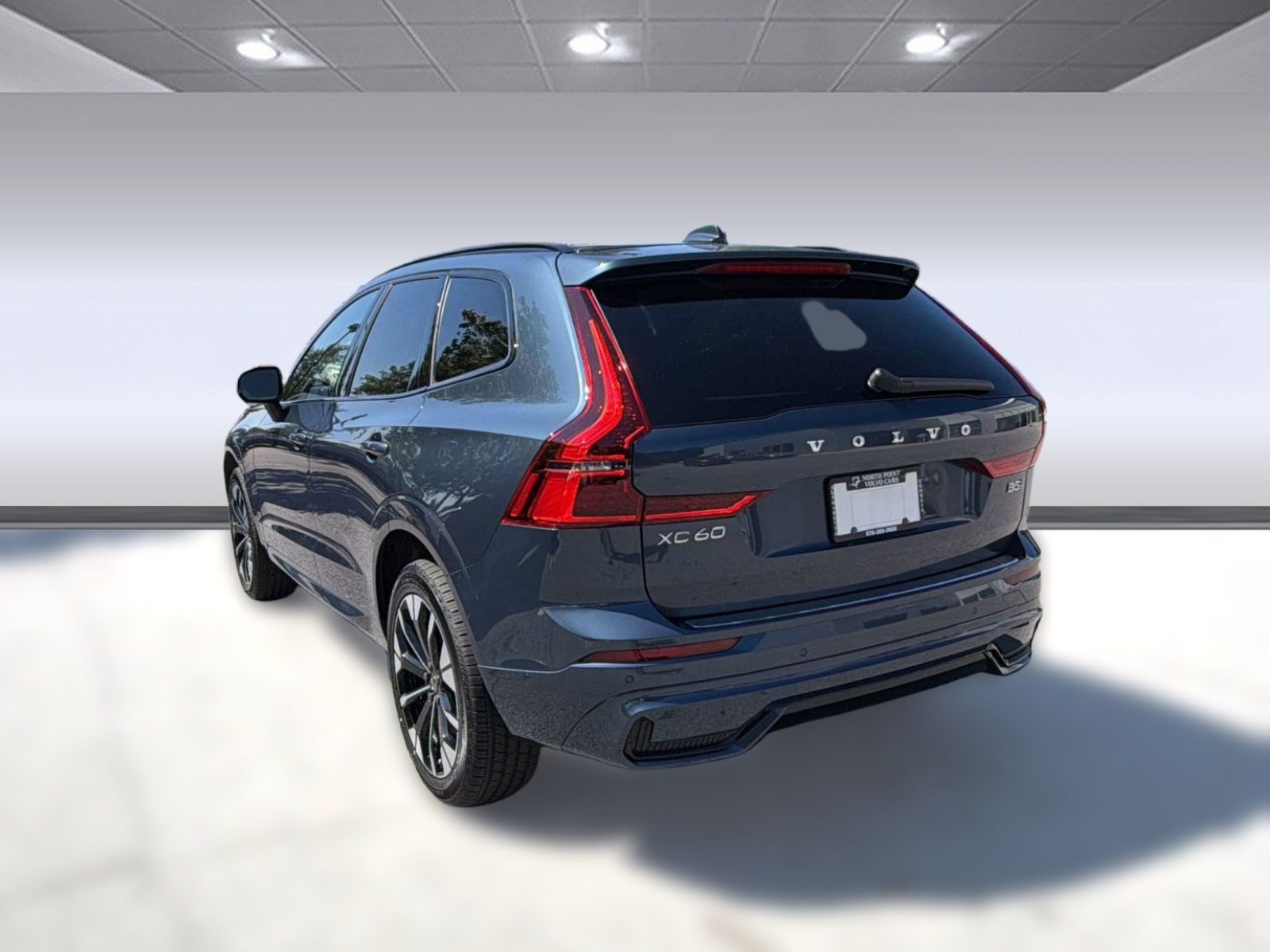 New 2027 Volvo XC60 B5 Plus AWD/4WD image 3