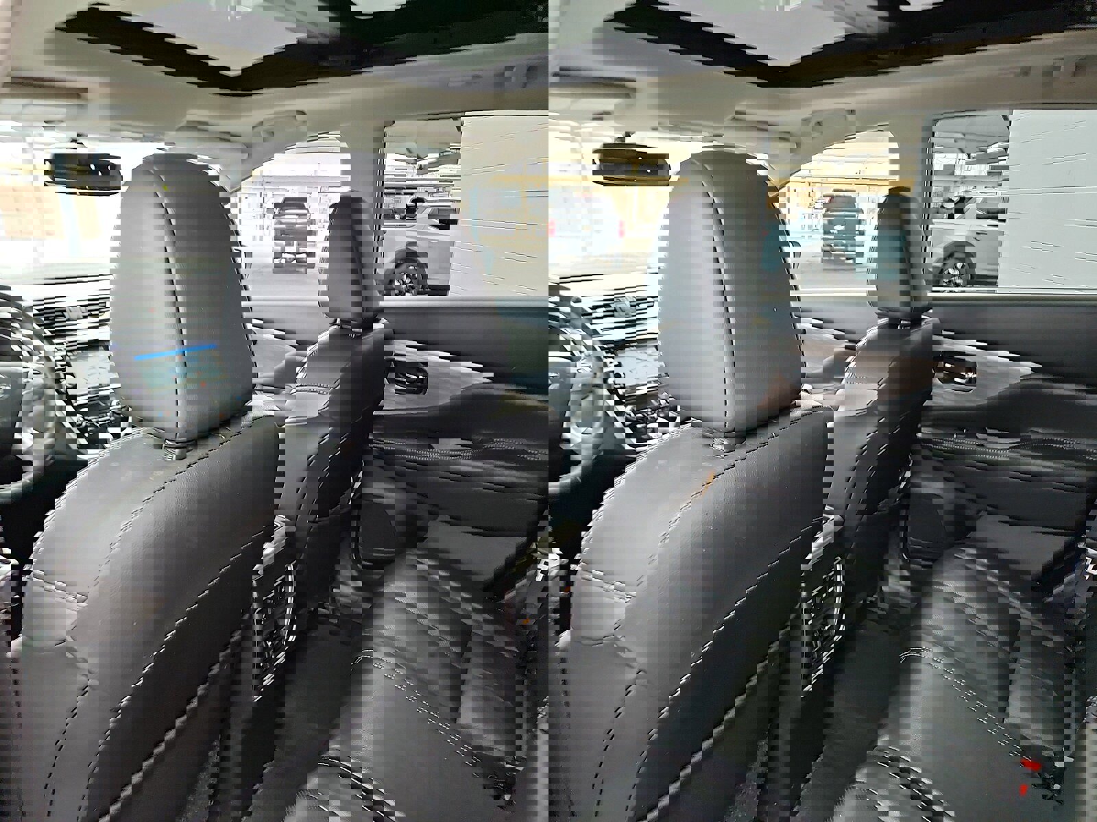 Used 2018 Nissan Murano Platinum w/ Cargo Package image 7