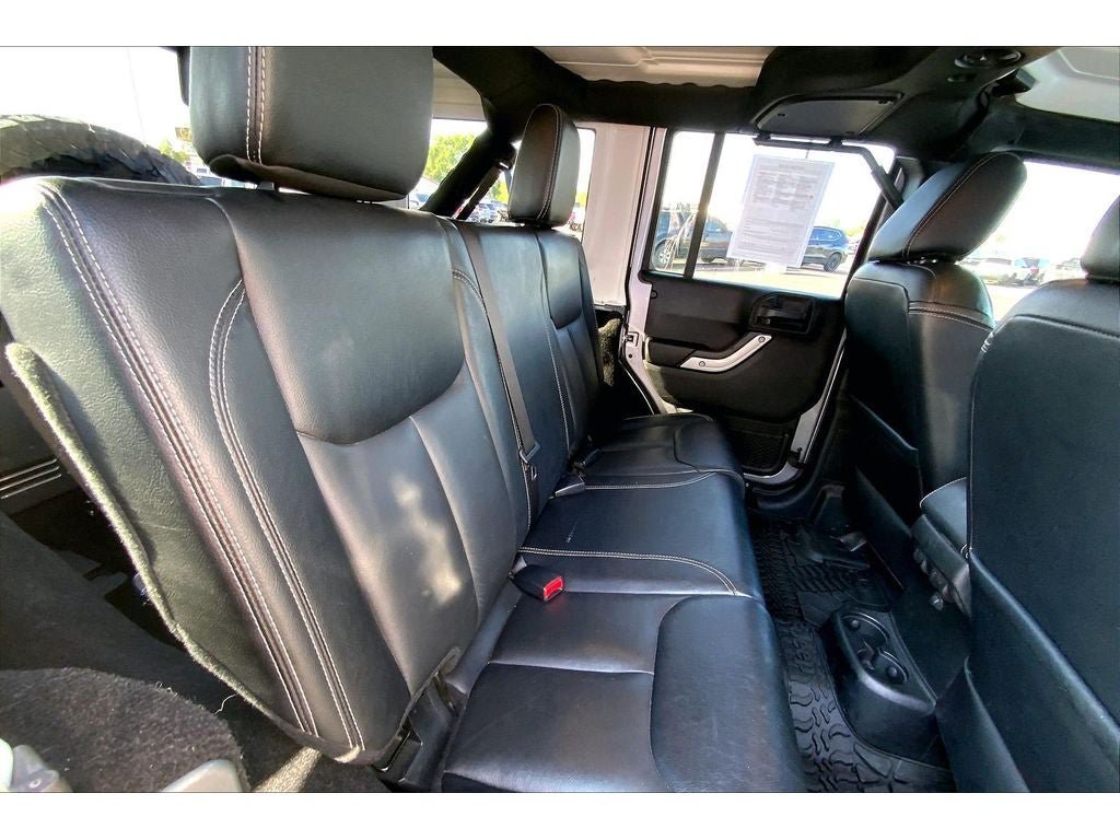 Used 2017 Jeep Wrangler Unlimited Rubicon AWD/4WD image 27