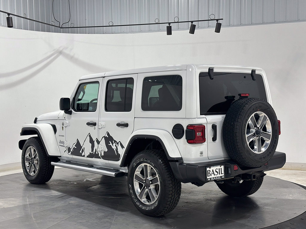 Used 2022 Jeep Wrangler Unlimited Sahara w/ LED Lighting Group AWD/4WD image 13