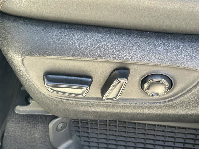 Certified 2025 Toyota Sienna Platinum image 29