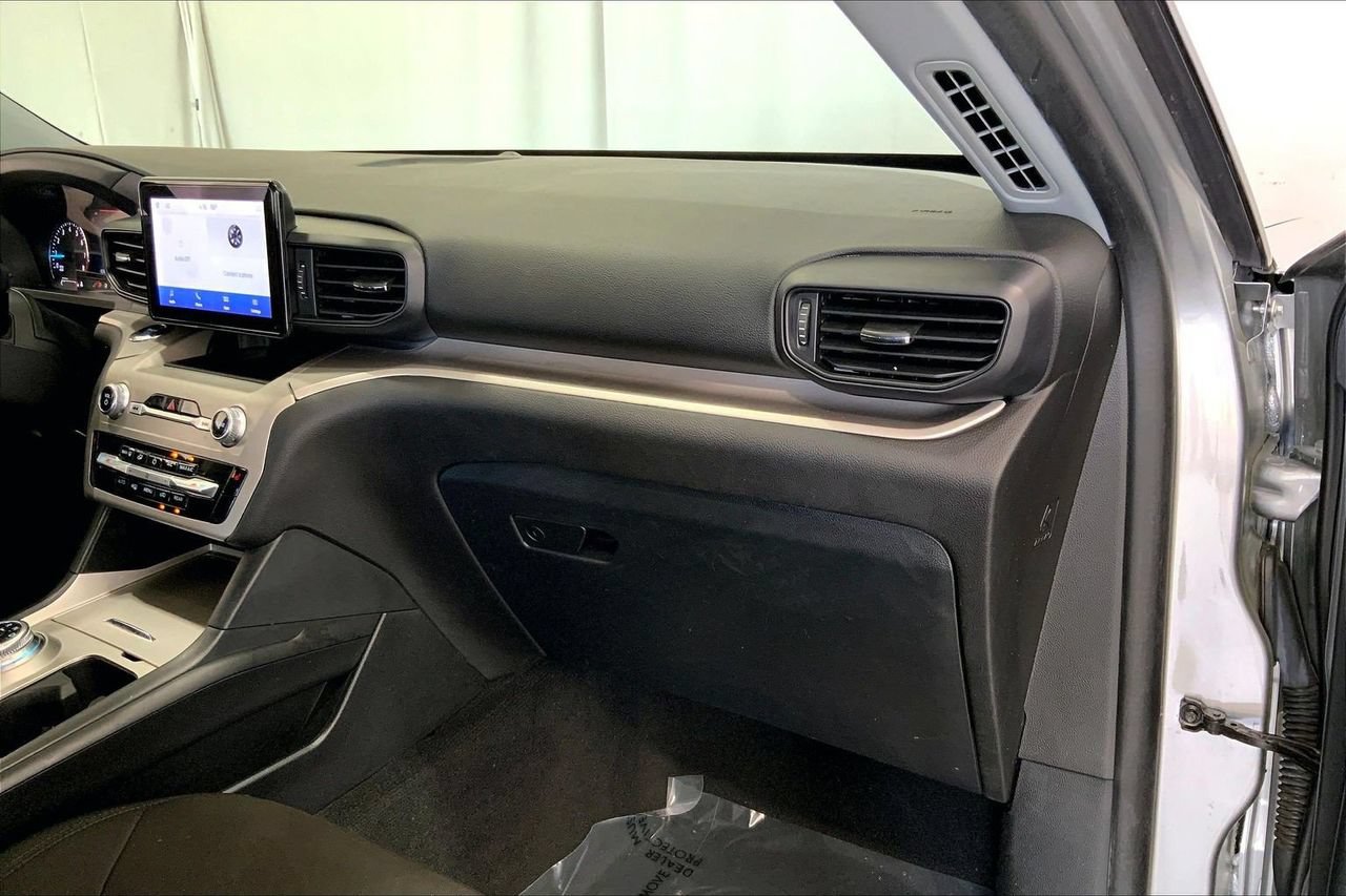 Used 2022 Ford Explorer XLT RWD image 16
