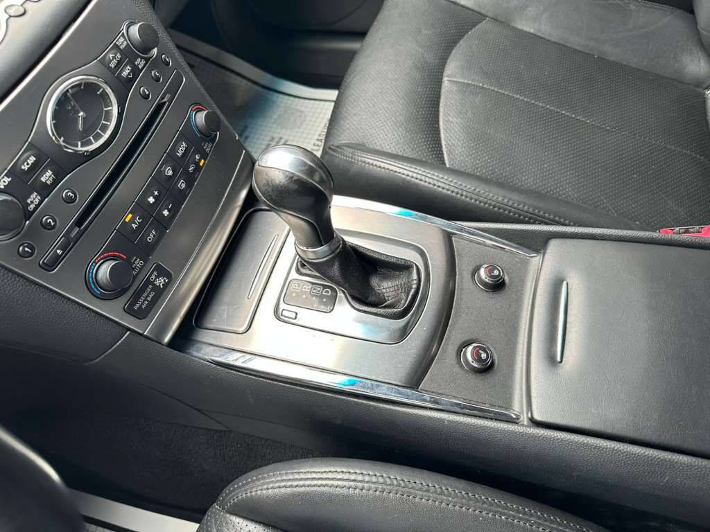 Used 2015 INFINITI Q40 w/ Moonroof Package RWD image 18