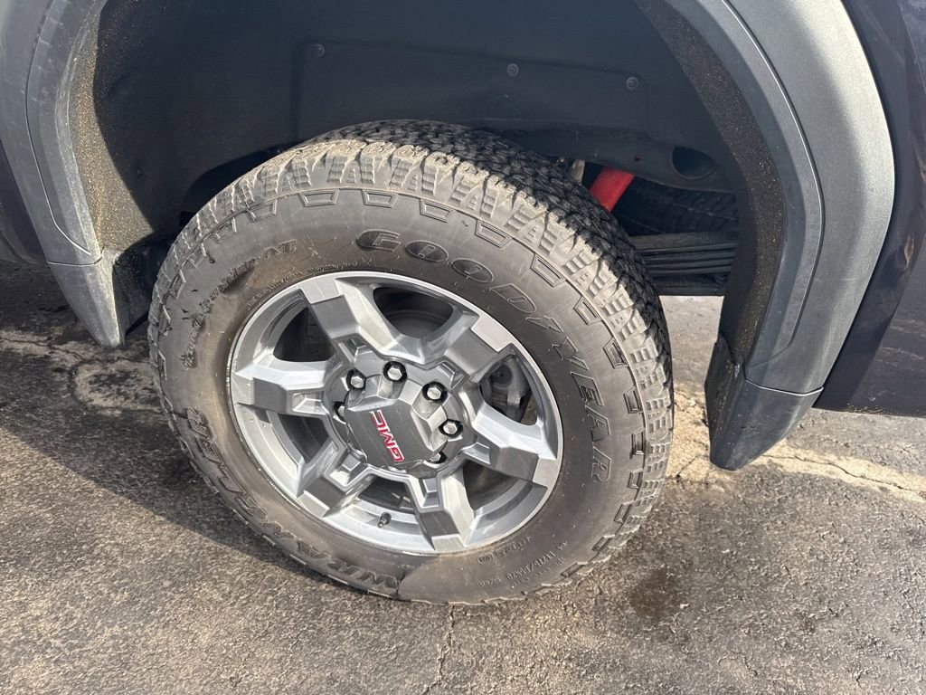 Used 2025 GMC Sierra 2500 SLT image 53