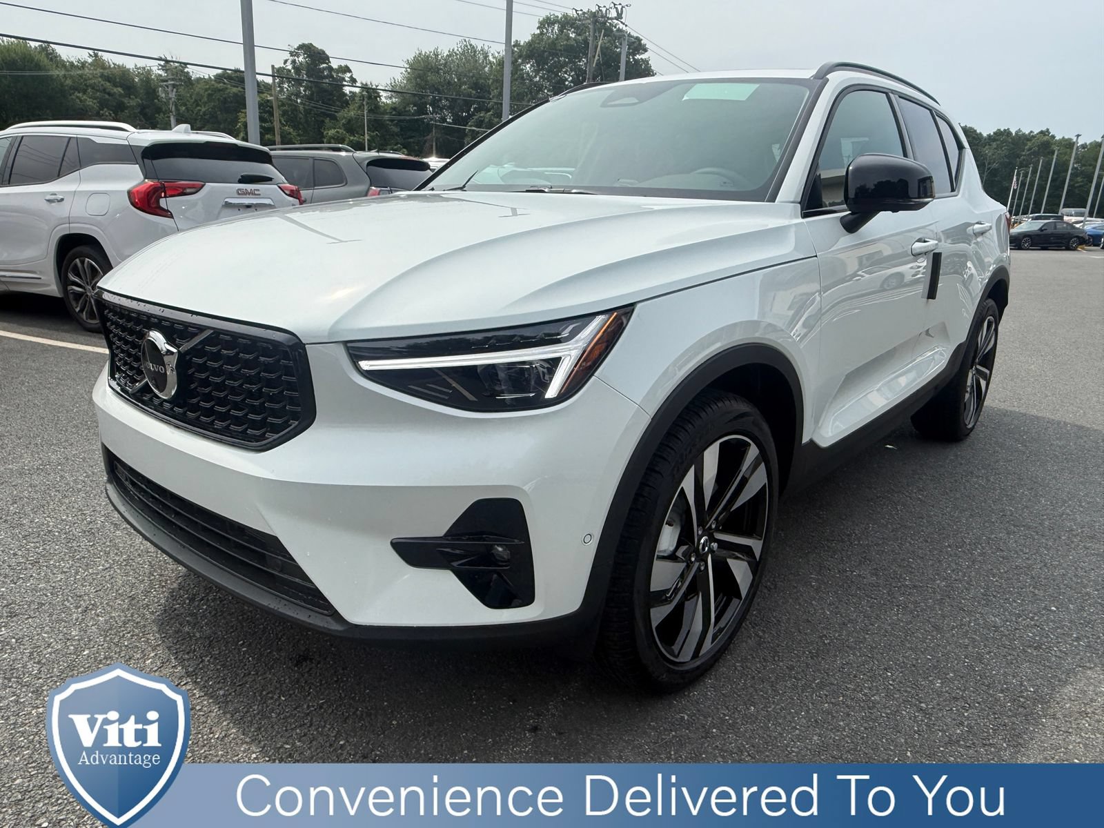 New 2026 Volvo XC40 B5 Ultra w/ Protection Package Premier AWD/4WD image 4