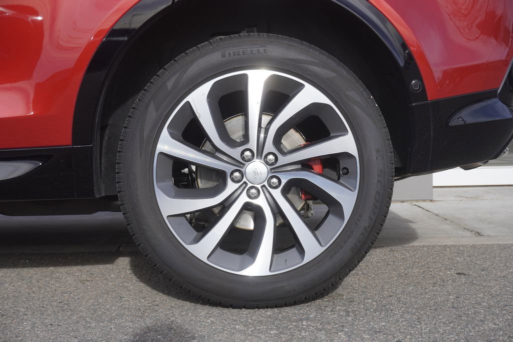 Used 2025 Land Rover Discovery Sport Dynamic SE image 33