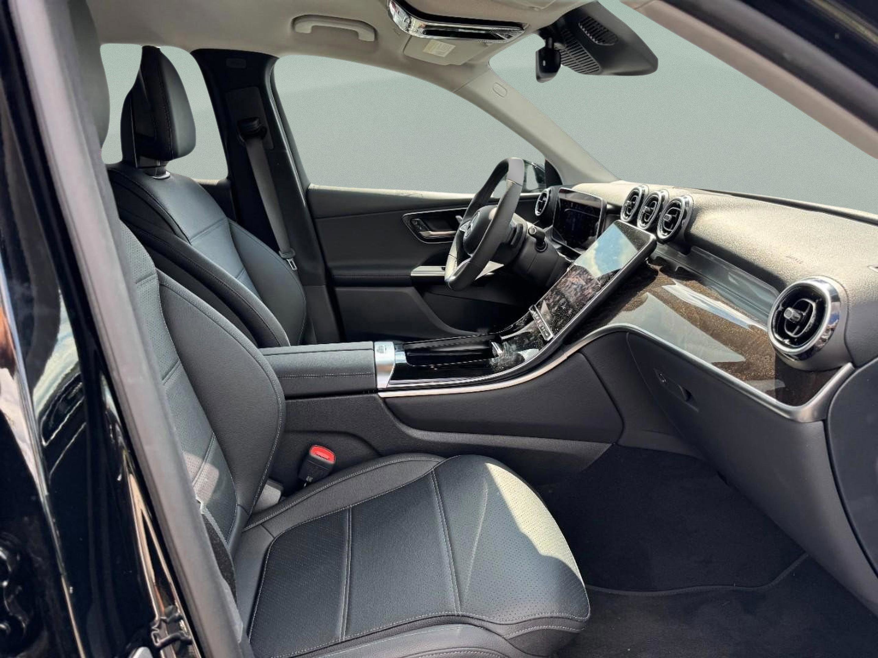 Certified 2025 Mercedes-Benz GLC 350e 4MATIC image 12