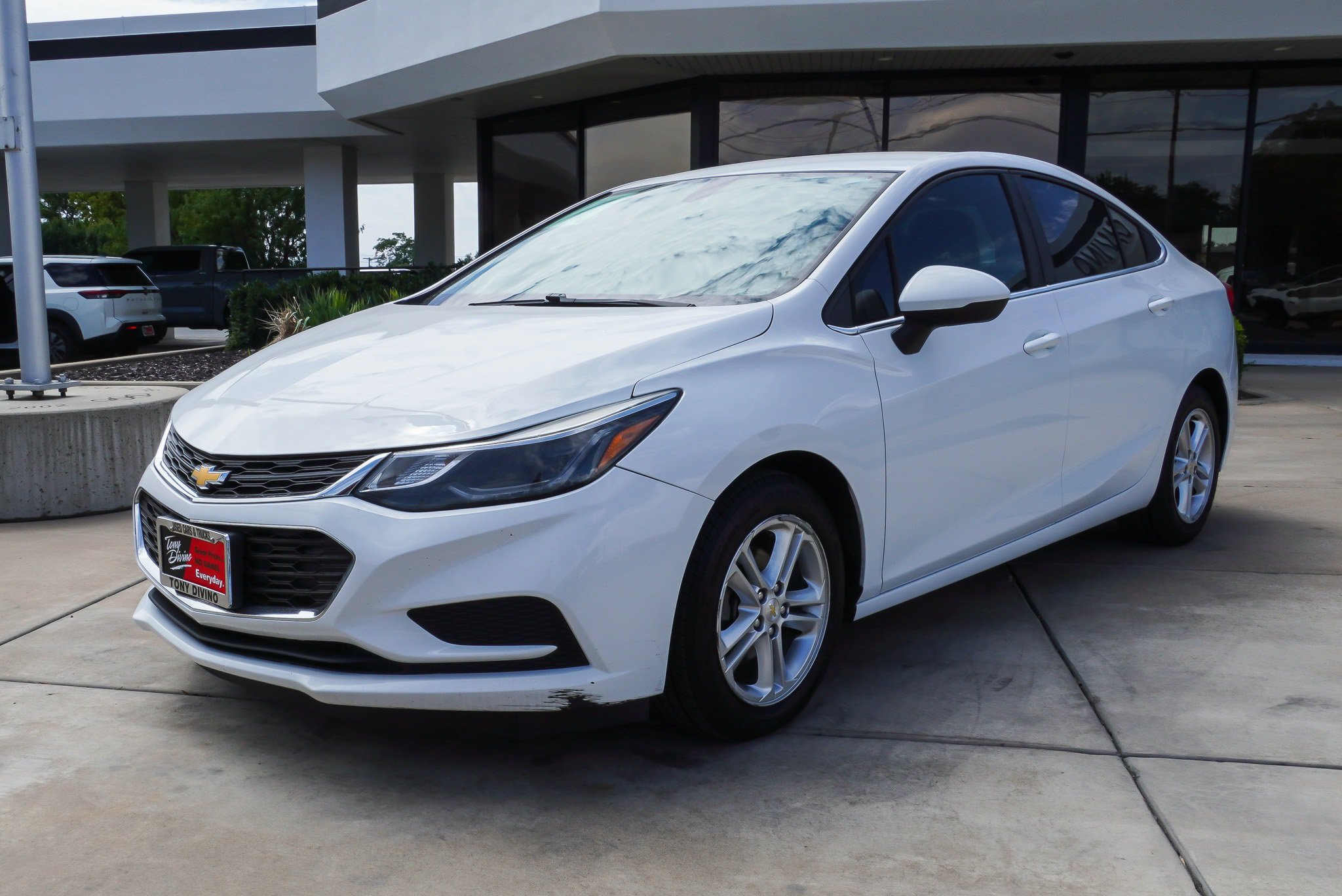 Used 2016 Chevrolet Cruze LT FWD image 4