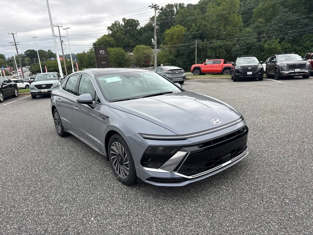 New 2026 Hyundai Sonata SEL FWD image 2