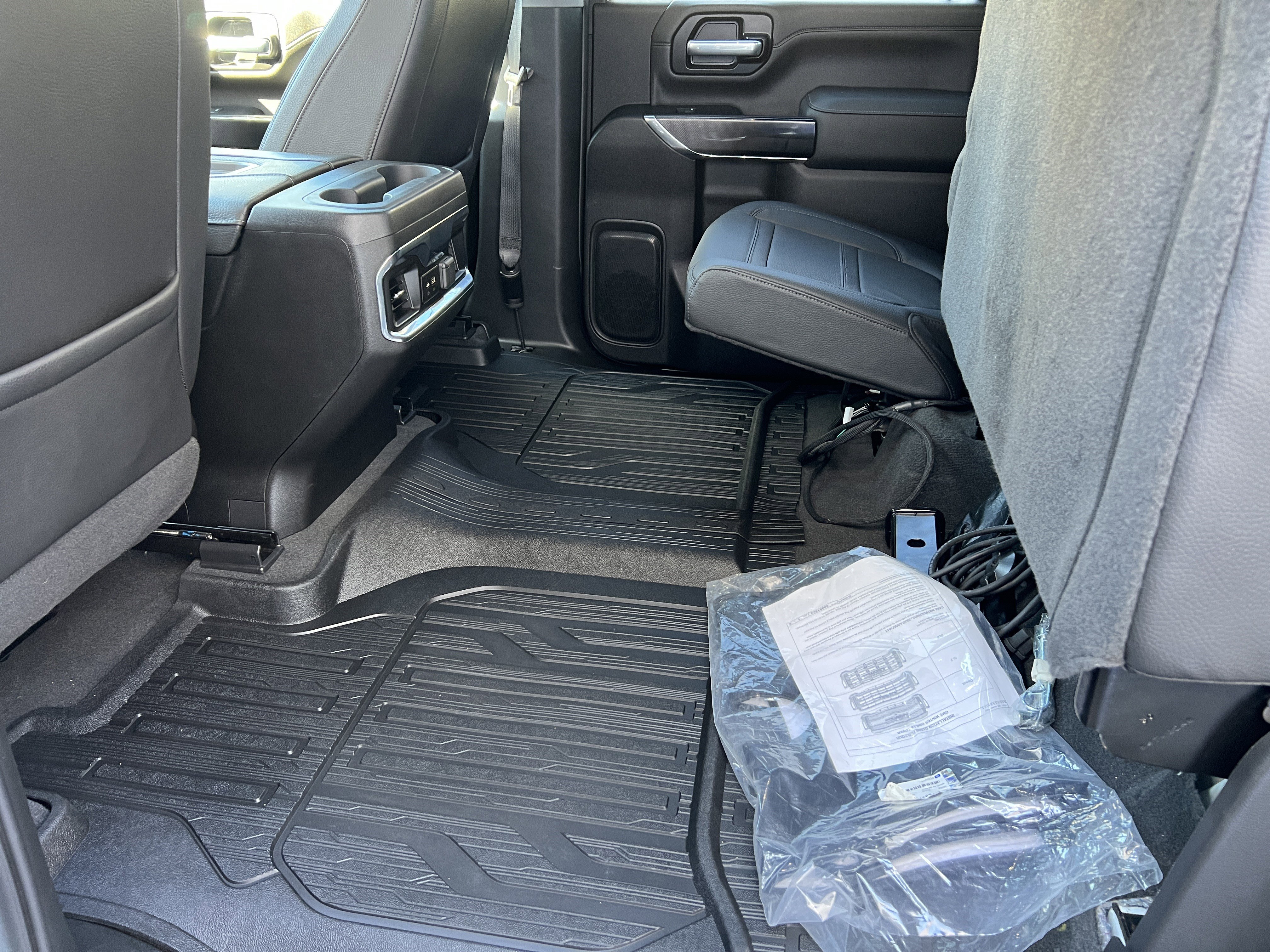 Used 2022 GMC Sierra 3500 Denali w/ Denali Ultimate Package image 18