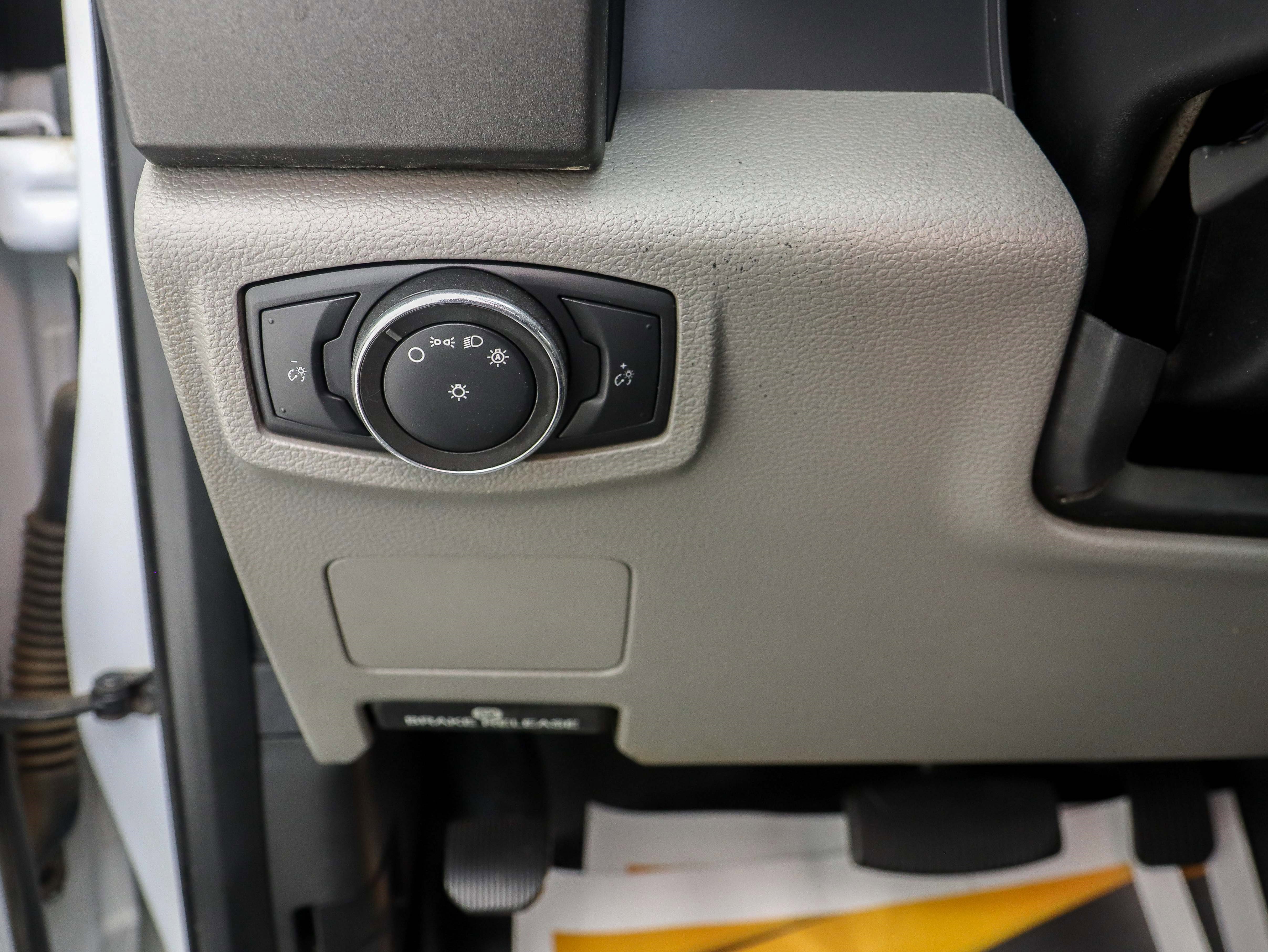 Used 2017 Ford F550 2WD Regular Cab Super Duty image 27