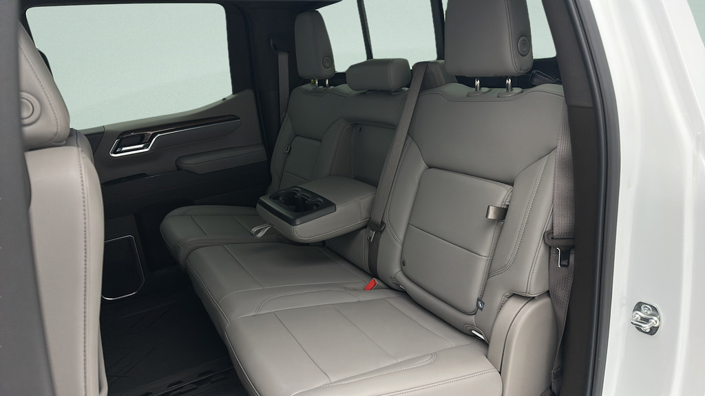 Used 2025 Chevrolet Silverado 1500 LT w/ Leather Package AWD/4WD image 10