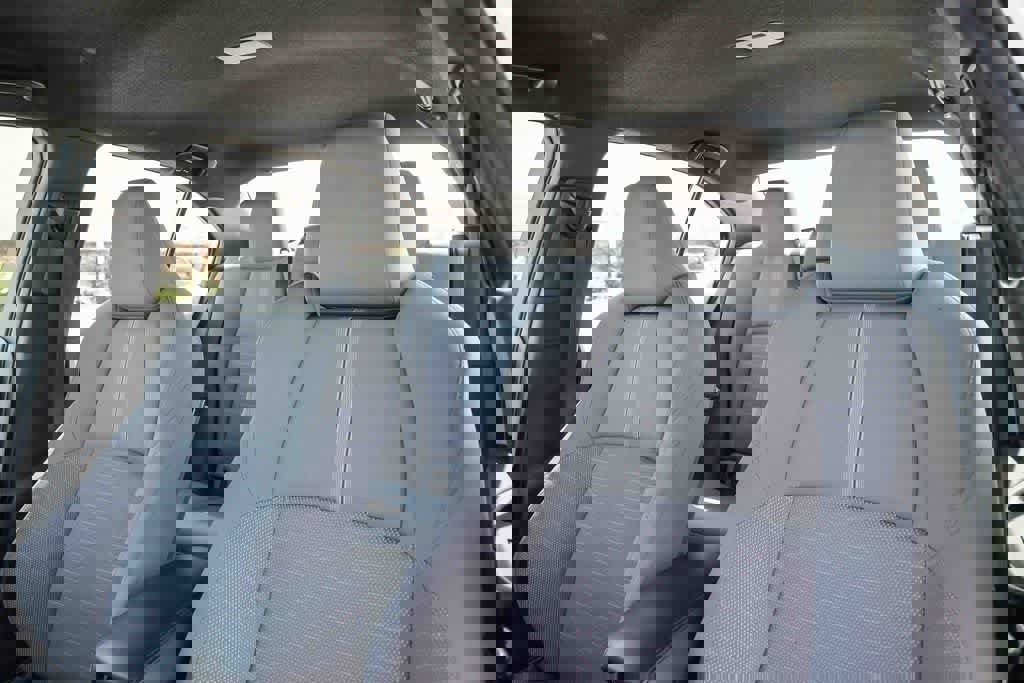 Used 2025 Toyota Corolla SE image 17