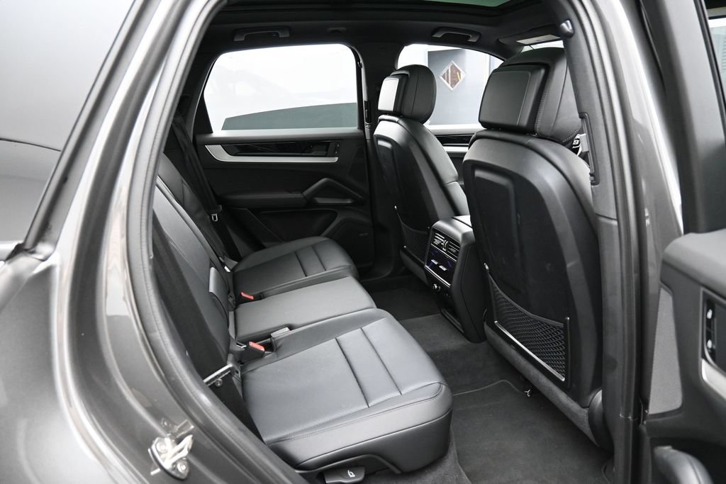Certified 2026 Porsche Cayenne AWD/4WD image 27
