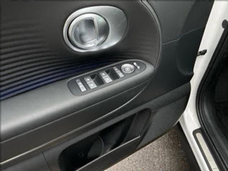 New 2026 Hyundai Ioniq 9 SEL image 13
