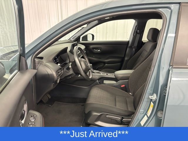 Used 2023 Honda HR-V Sport image 2