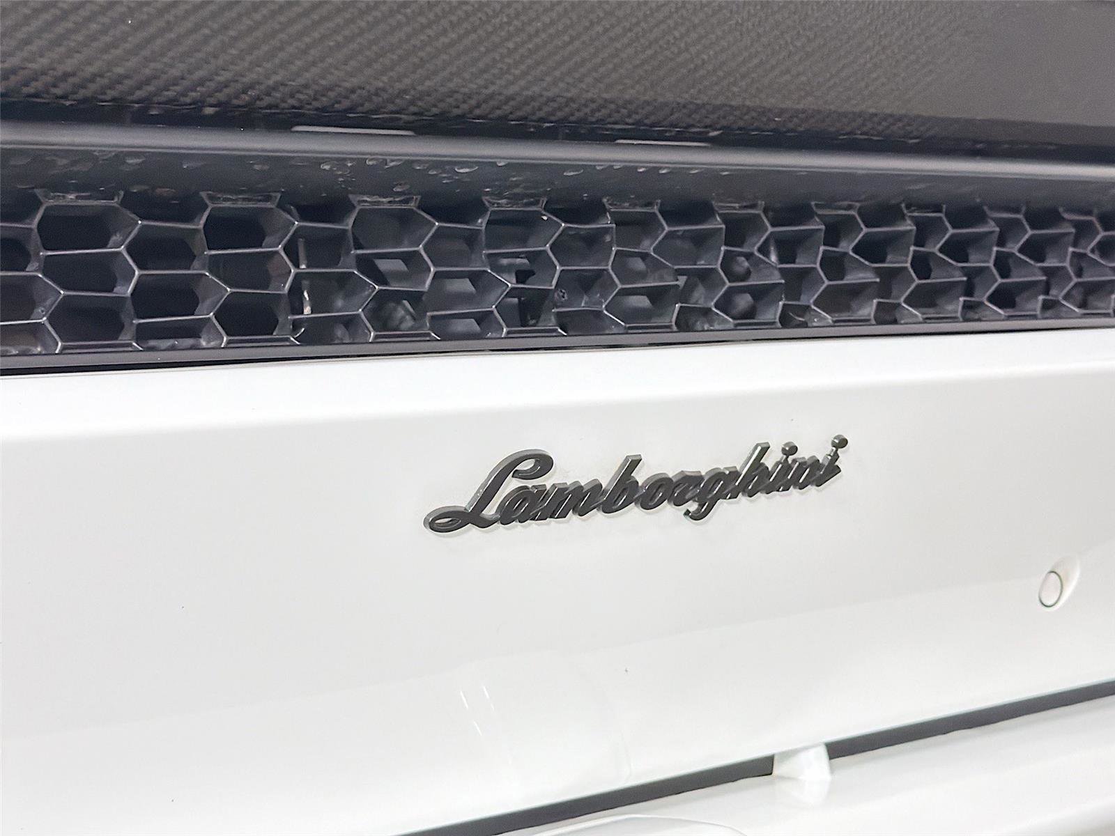 Used 2015 Lamborghini Huracan LP 610-4 AWD/4WD image 17