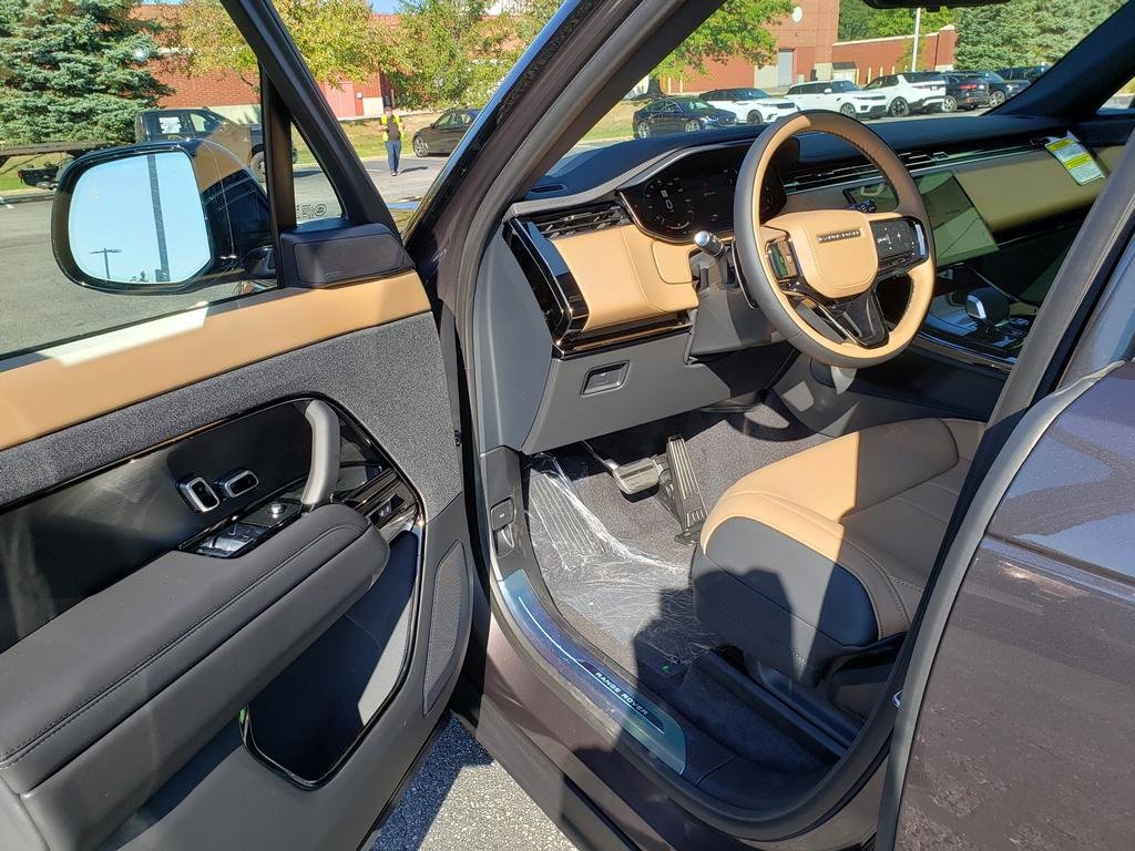 New 2025 Land Rover Range Rover Sport Dynamic SE image 9