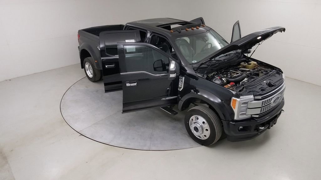 Certified 2019 Ford F450 Platinum w/ Platinum Ultimate Package image 50