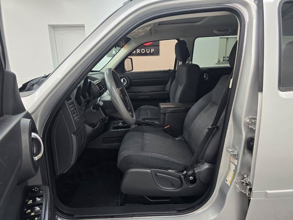 Used 2011 Dodge Nitro Heat RWD image 10