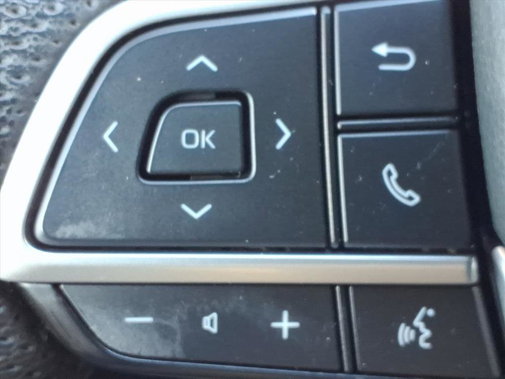 Used 2022 Toyota Sienna Limited image 30