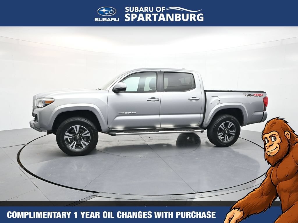 Used 2016 Toyota Tacoma TRD Sport w/ Premium & Technology Package AWD/4WD image 4