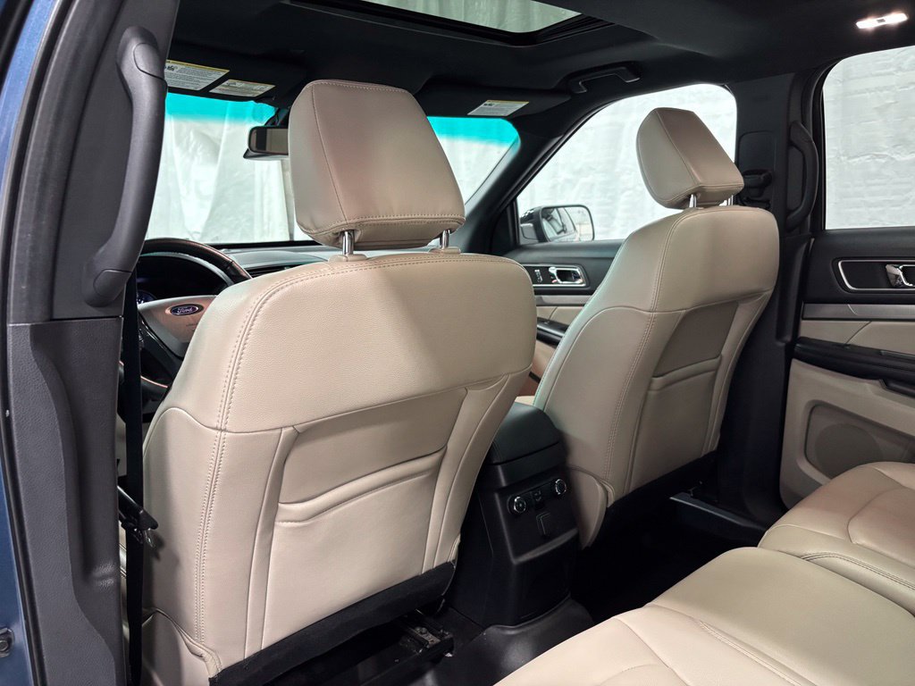 Used 2018 Ford Explorer XLT w/ Equipment Group 202A AWD/4WD image 43
